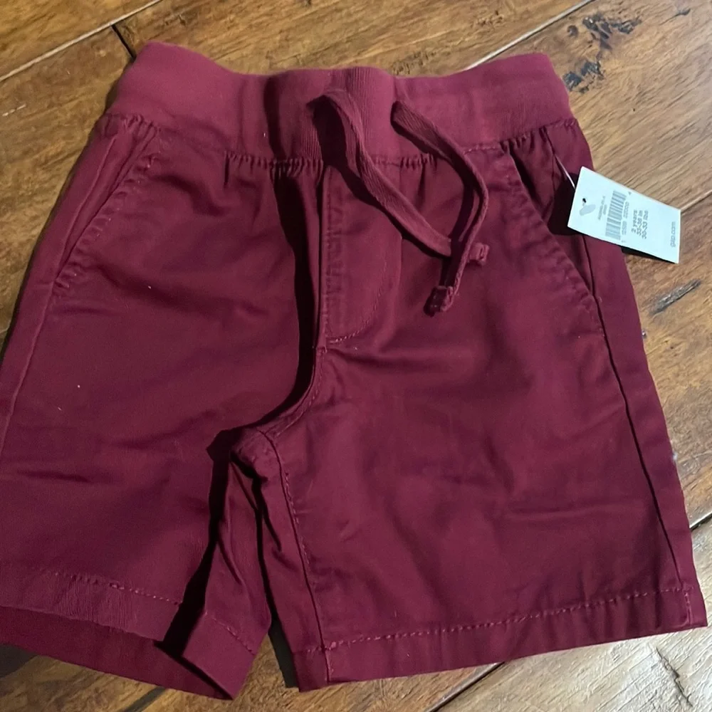 Gap Shorts NEW - Picture 2 of 7